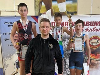 Луховицкие спортсмены стали призерами турнира по борьбе в Туле