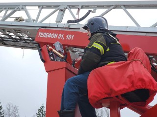 Нежилое здание горит на Объездном шоссе