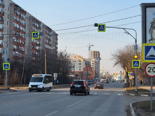 На пешеходном переходе улицы Гудкова, где сбили женщину, установили дополнительные знаки