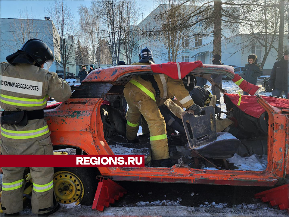 Спасатели Солнечногорска за 15 минут вытащили пострадавшего в ДТП из автомобиля