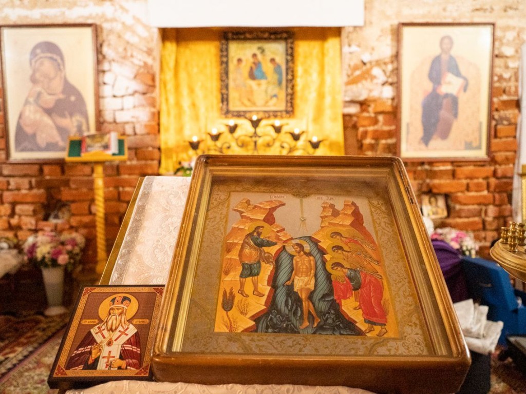 Храму в деревне Юрлово подарили старинную икону «Московские святители»