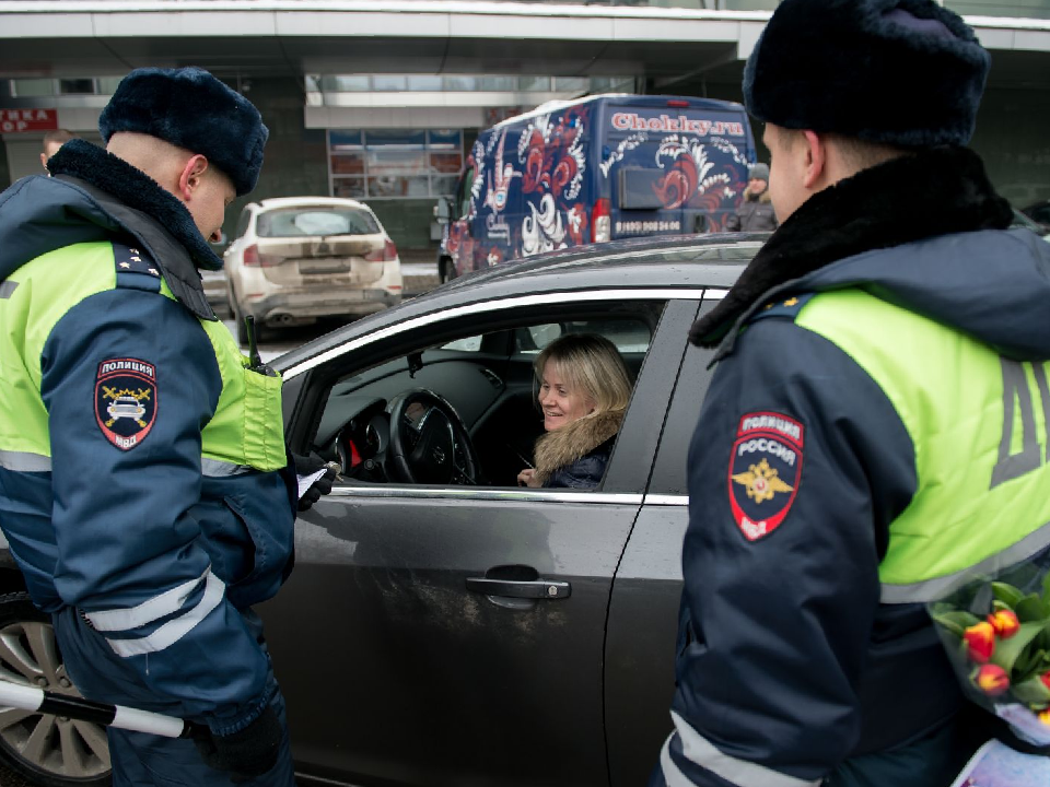 В Дмитрове автоинспекторы массово останавливали женщин на «серьезный» разговор