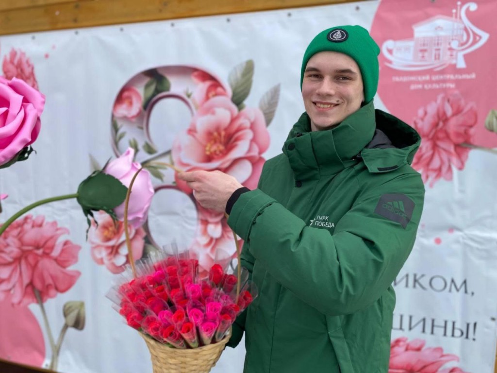 Цветы, модное дефиле и услуги визажистов ожидают талдомчанок в парках округа
