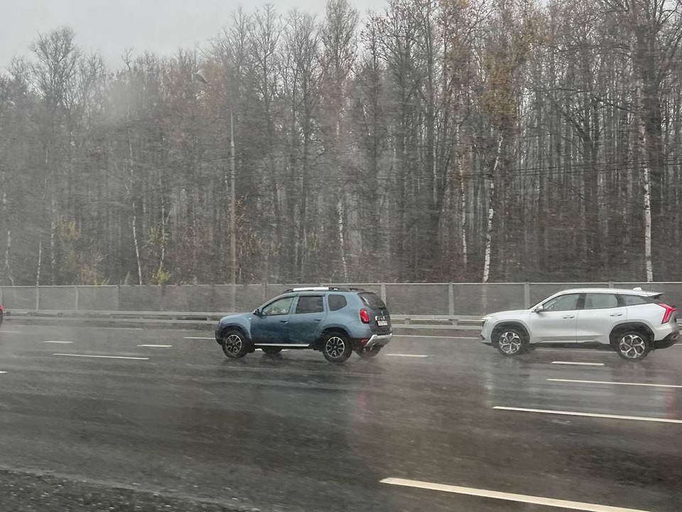 Автовладельцев попросили не спешить с переходом на летнюю резину