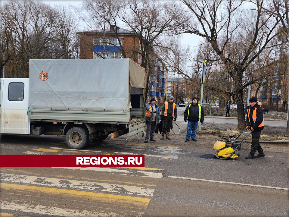 На Волоколамском шоссе отремонтировали более десятка ям и выбоин