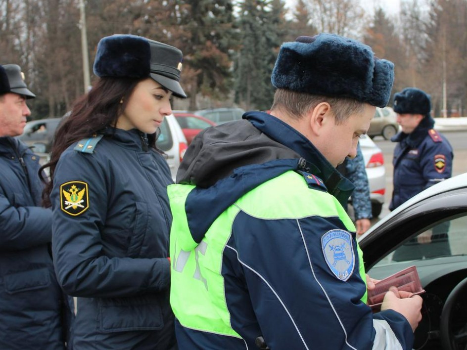 У подмосковного лихача арестовали спортивный седан после тысячи превышений скорости