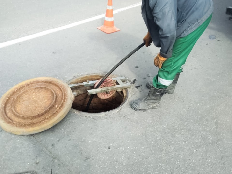 В Орехово-Зуеве устранили засор на сетях водоотведения