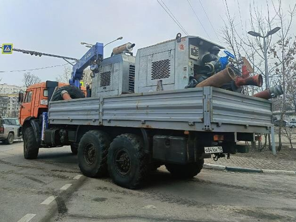 В микрорайоне Ковровый полностью восстановили коллектор после прорыва