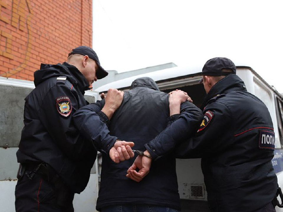 В Красногорске полицейские задержали преступника, обманувшего пенсионерку на пол миллиона рублей