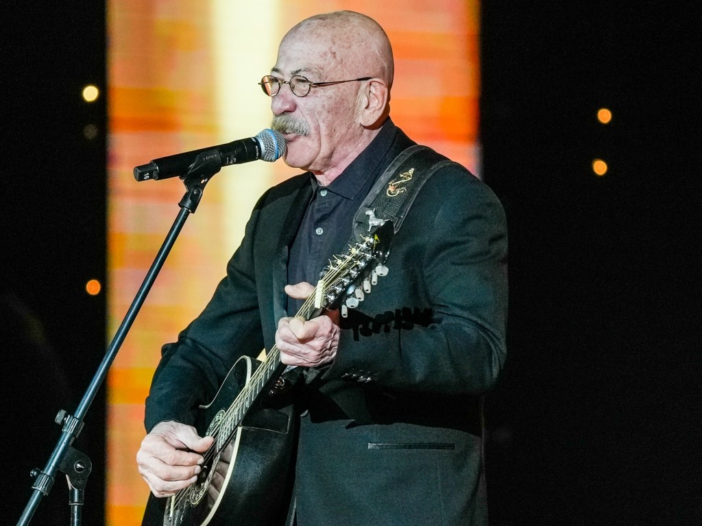 Александр Розенбаум сделал бренд из названий своих песен и цитат