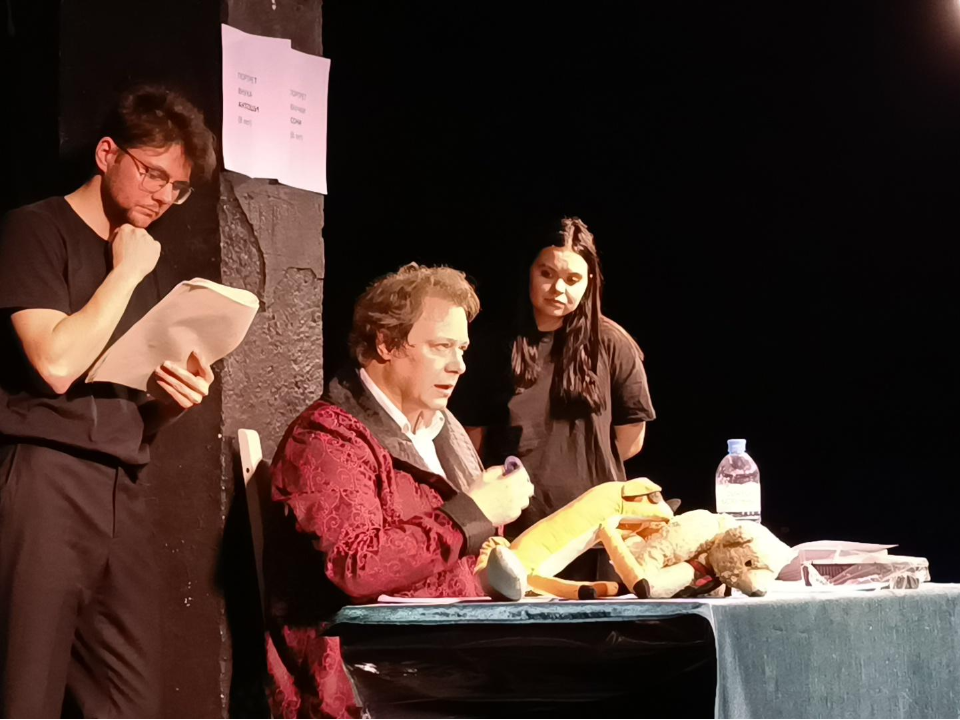 В театре Лобни актеры прочитали пьесу о детских мечтах вместе со зрителями