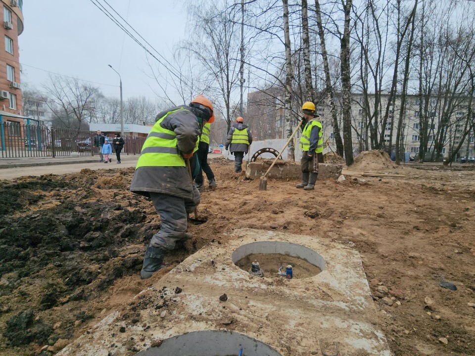 Новые трубы улучшат подачу отопления и горячей воды в домах на улице Лавочкина