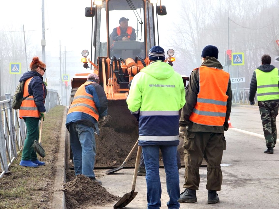 Генеральную уборку начали на улицах Серпухова