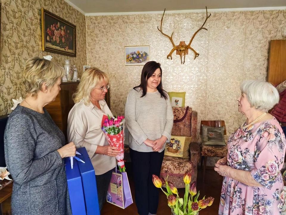 В Химках поздравления с днем рождения принимает блокадница, дочь танкиста