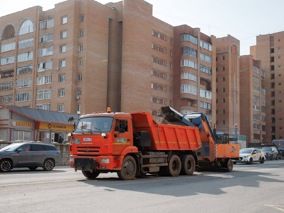 В Дубне по поручению губернатора началась масштабная уборка улиц после зимы