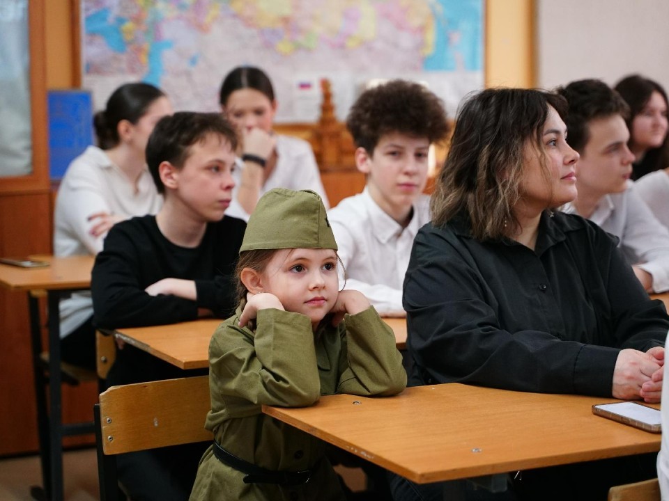 Школьники Химок узнали о подвигах советских солдат при освобождении Херсона от немецких захватчиков