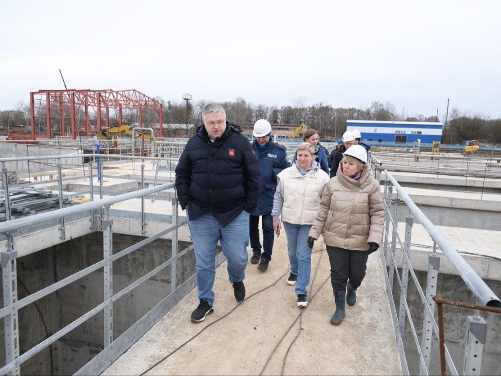 Министр ЖКХ проверил ход работ по модернизации водоотведения в Сергиевом Посаде