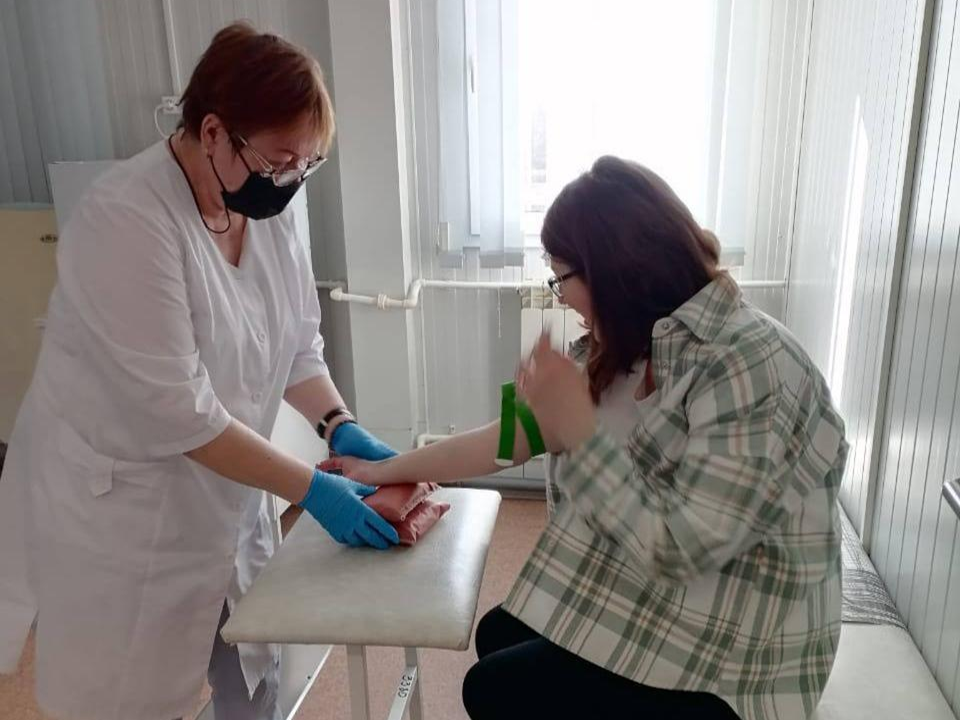 В селе Зендиково врачи провели профилактический осмотр для взрослых и детей
