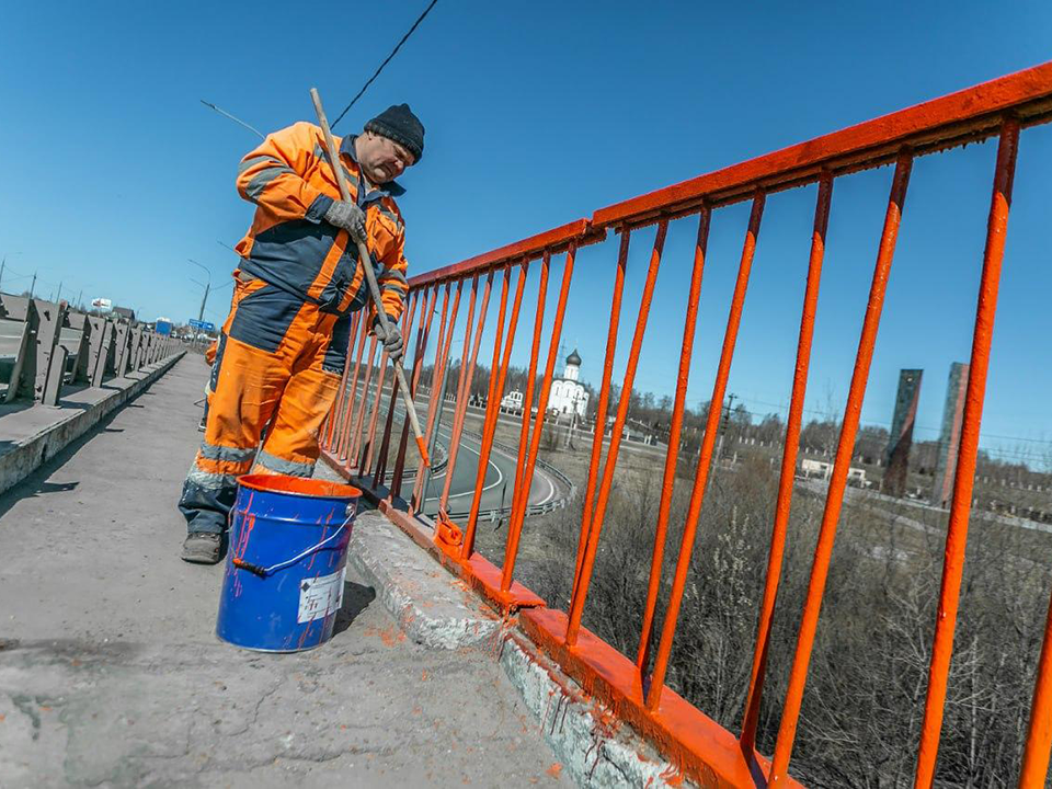 В Подмосковье восстановили ограждения на дорогах в 10 округах