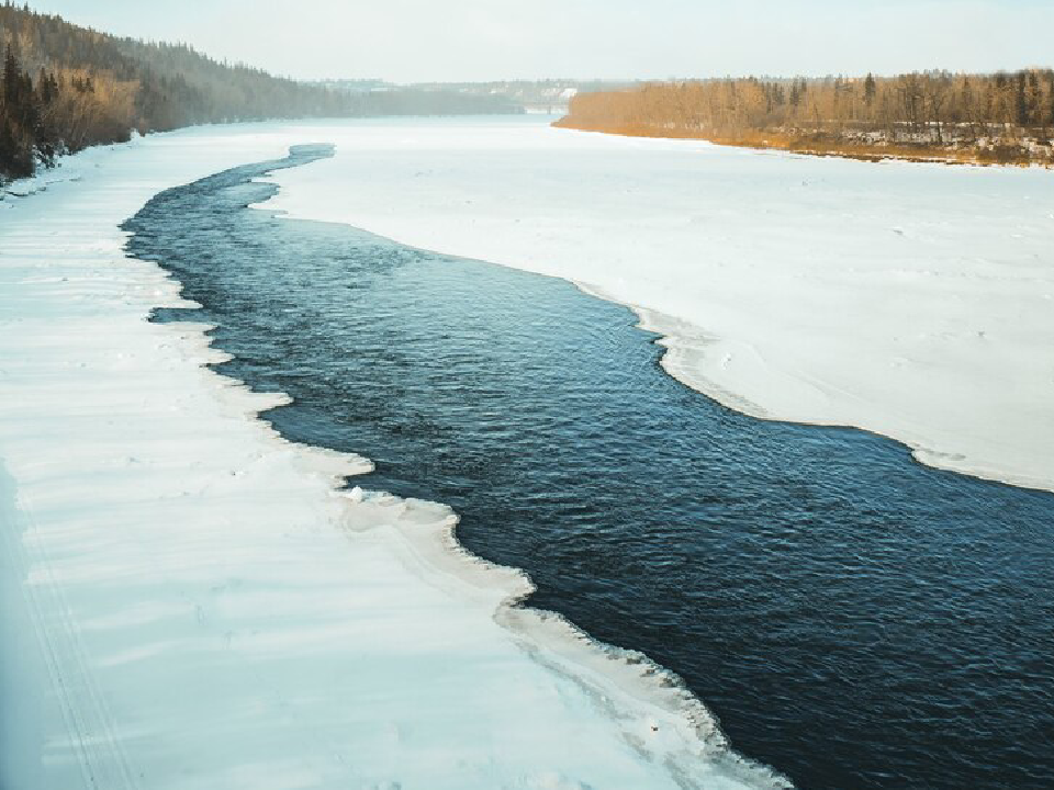 Река Волга в Дубне возглавила рейтинг водоемов Подмосковья с самым тонким льдом