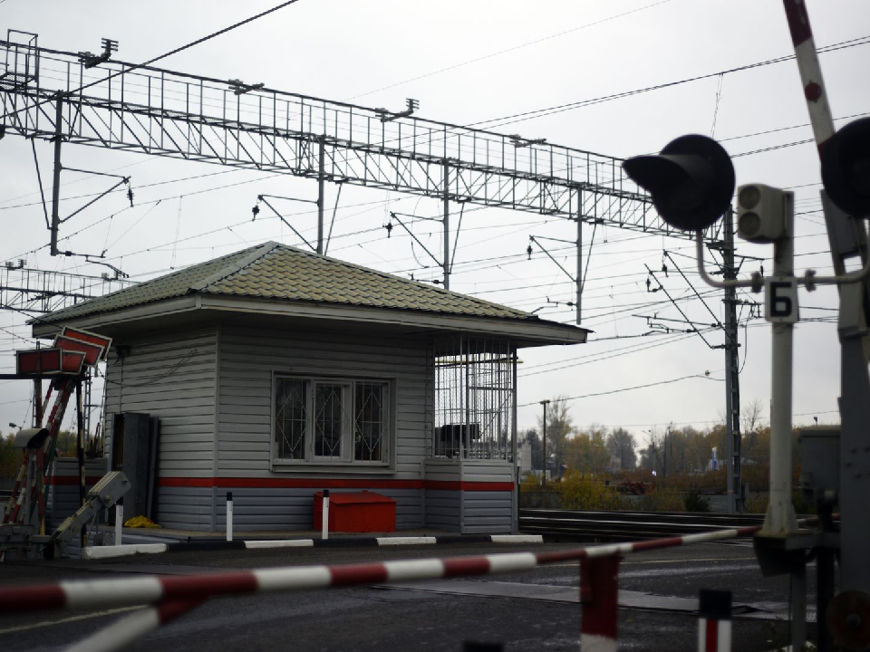 Движение на железнодорожном переезде в Дубне возобновят вечером во вторник