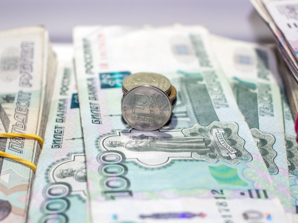Бумажными деньгами перестали пользоваться около 10% граждан