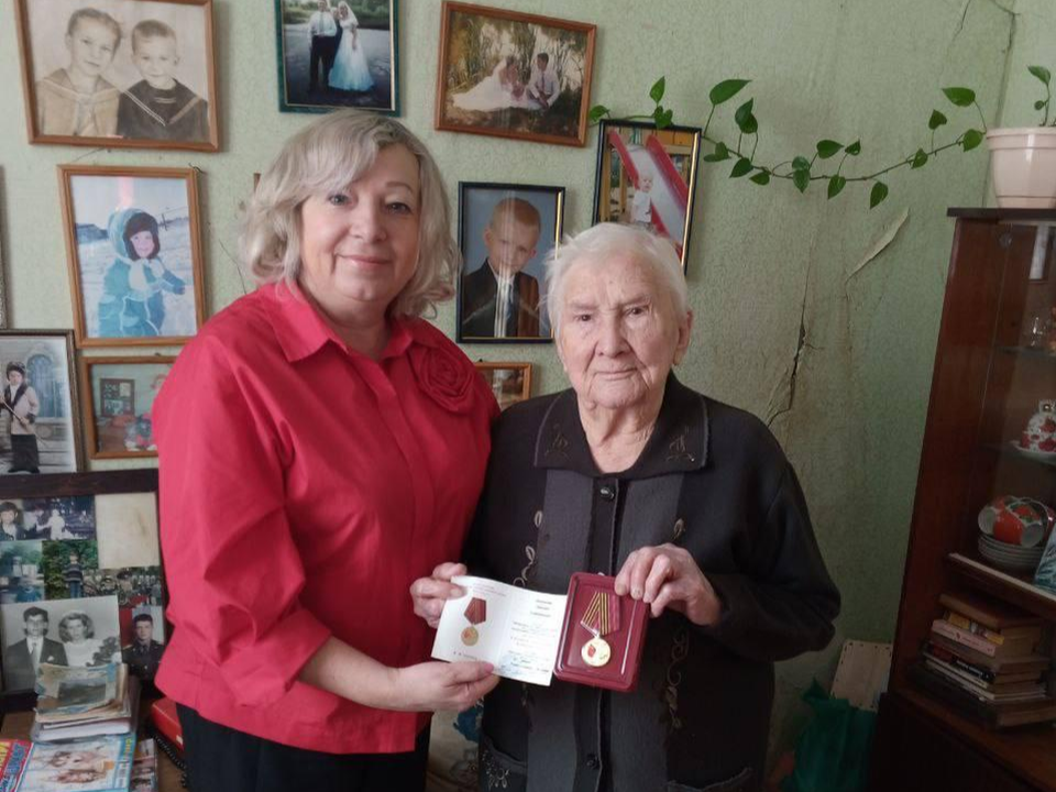 Ветеранам Коломны вручили медали к 80-летию Победы