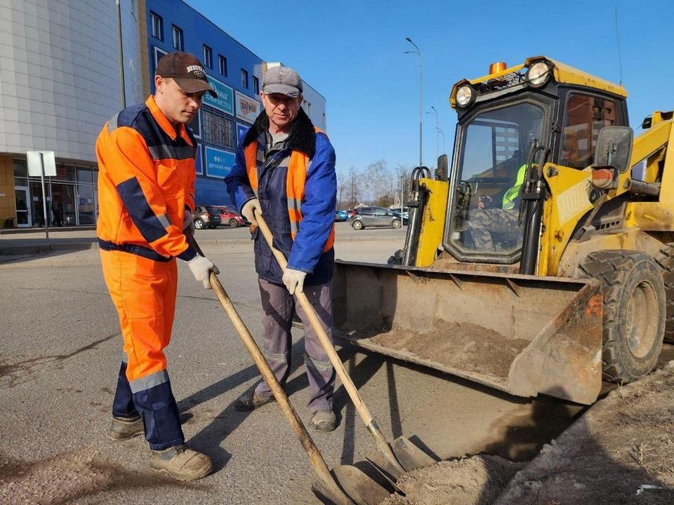 В Луховицах началась уборка улиц после зимы