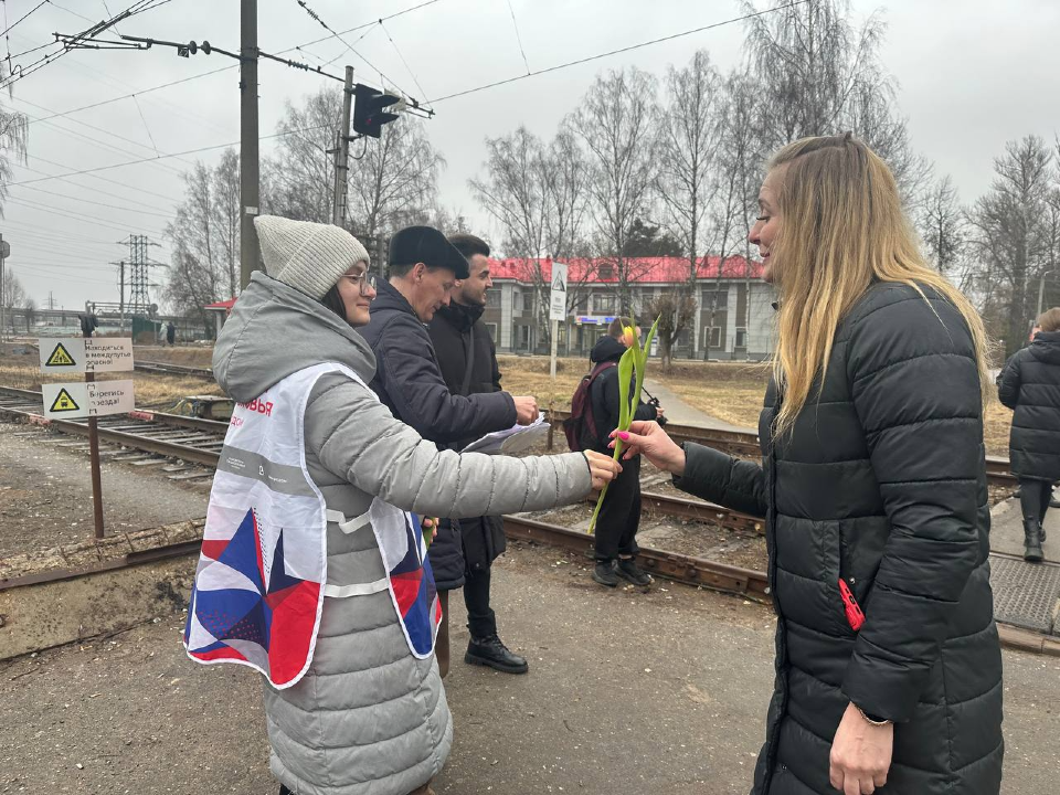 На железнодорожной станции Электрогорска провели акцию «Сохрани себе жизнь»