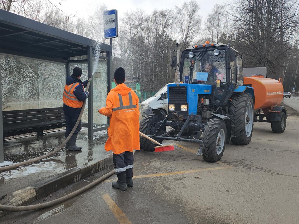 Автобусные павильоны в Ивантеевке отмоют от зимней грязи