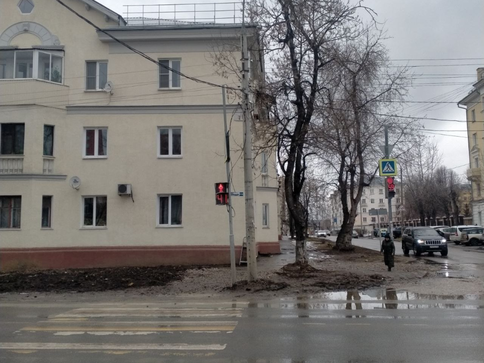 На пешеходном переходе в Шепчинках убрали провисшие провода