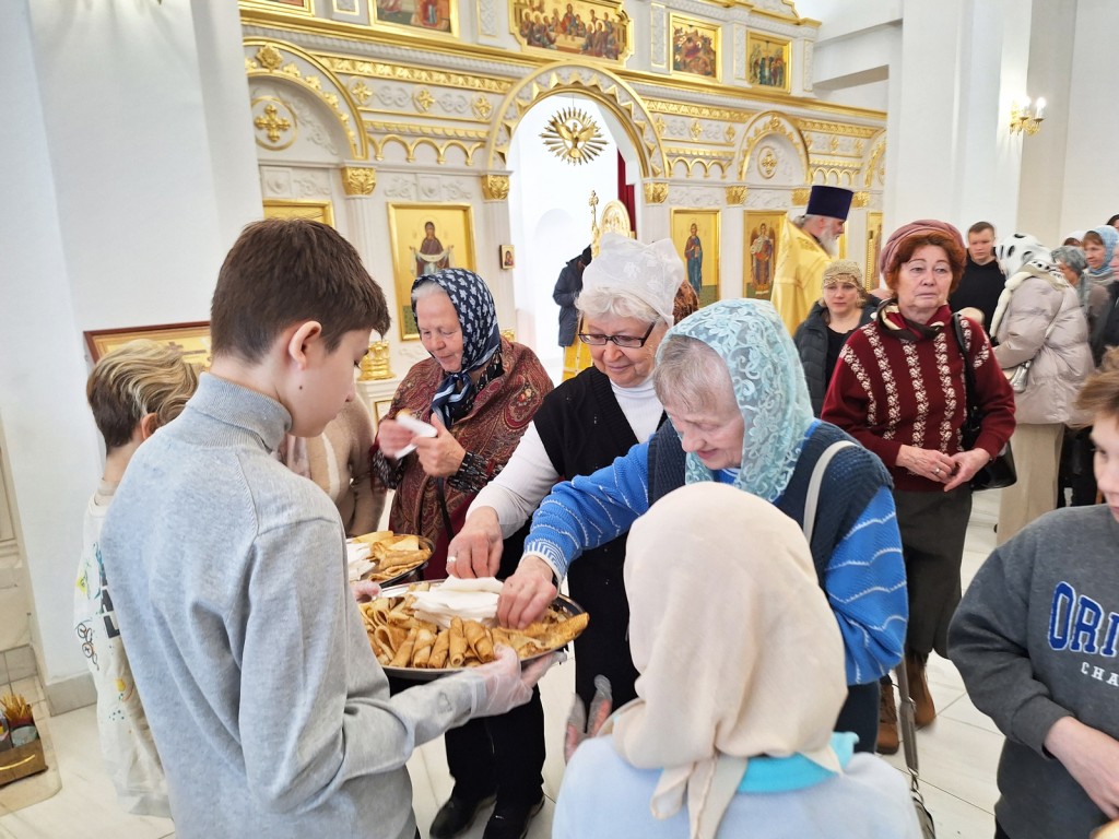 Православные отмечают Прощеное воскресенье и последний день Масленицы