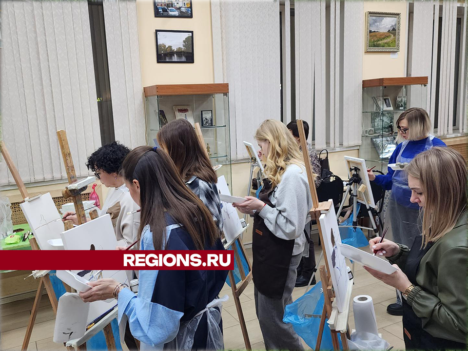Художественный мастер-класс к 8 Марта провели в Истре