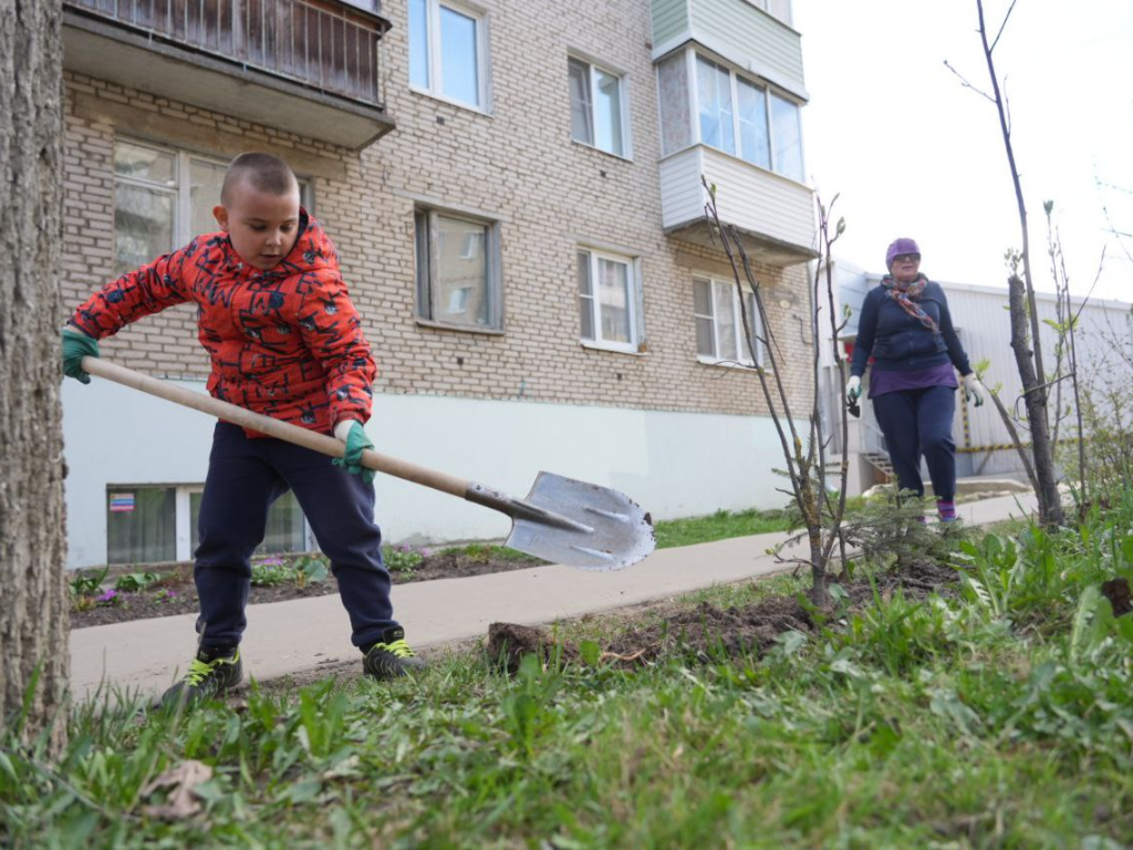 Первый субботник в Сергиевом Посаде охватит парки, скверы и дворы