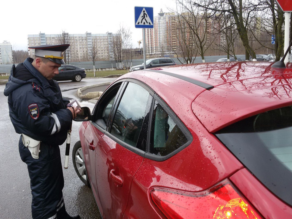 Водителей Дзержинского массово проверят на наличие кресел для перевозки детей