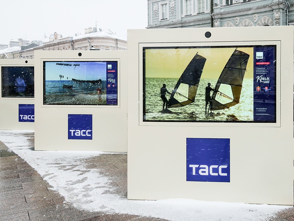 Снимок фотографа из Пущино выставили в сквере ТАСС