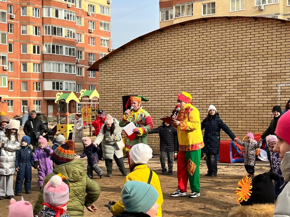 Жители Пушкинского округа отметили Масленицу народными гуляниями