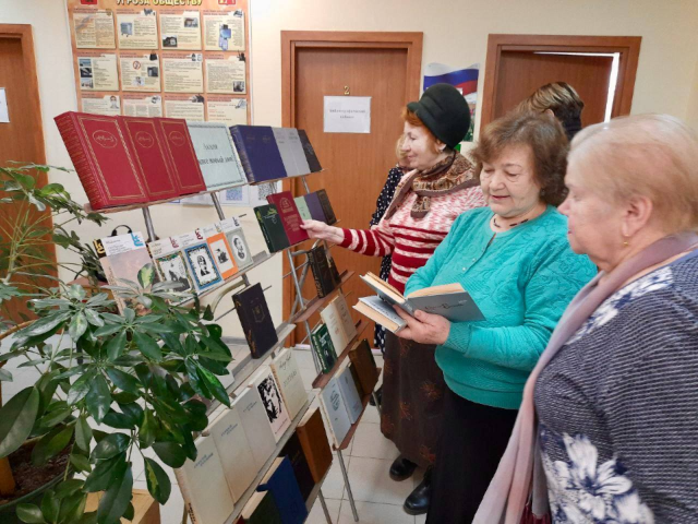 Электростальские пенсионеры преодолели поэтический марафон