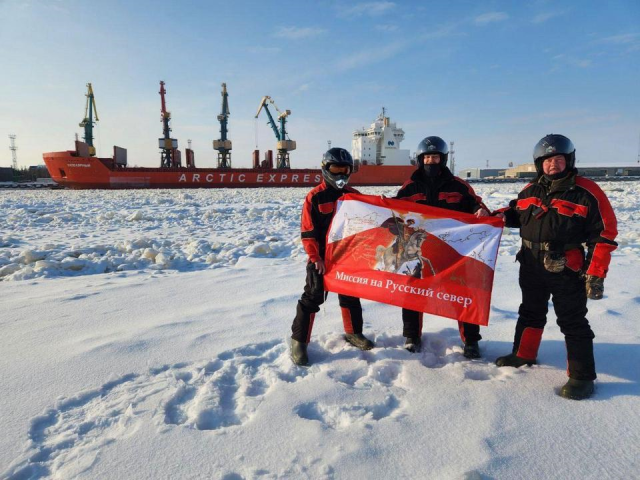 Молодые парни и девушки из Лобни приехали на Русский Север с религиозной миссией