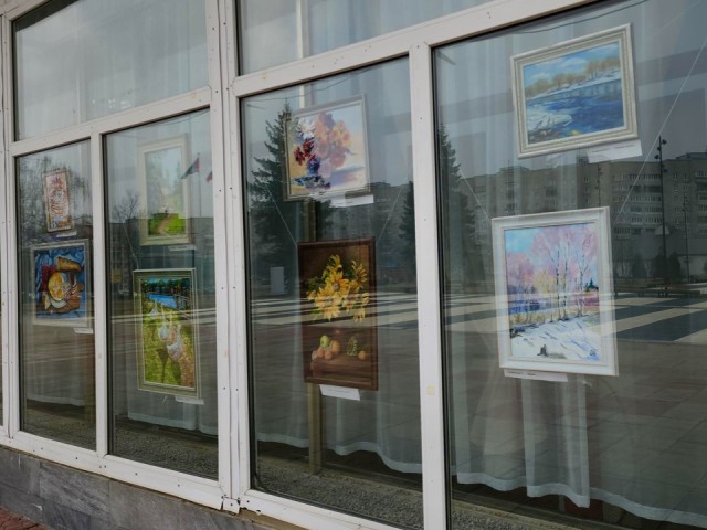 В Черноголовке появилась картинная галерея на улице