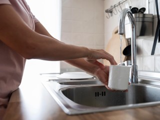 Подачу воды в двух домах возобновят после плановых работ на водопроводе в Долгопрудном