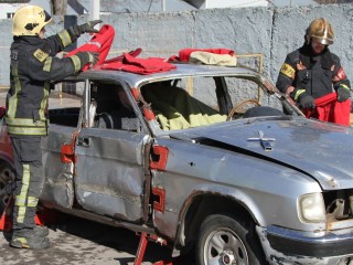 В Щелкове спасатели провели соревнования по ликвидации последствий ДТП