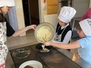 Как приготовить вкусную пиццу за пять минут, знают воспитанники социального центра «Серпуховский»