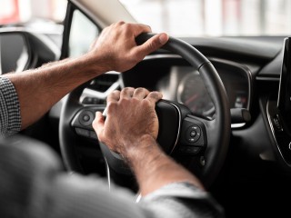 Автомобилист чуть не сбил пешехода на Юбилейной улице