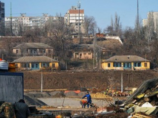 В Мариуполе подмосковные строители приступили к реконструкции знаменитого «Орленка»