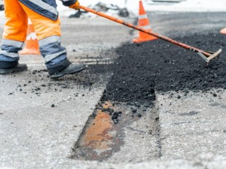 На подмосковных дорогах появятся еще 100 искусственных неровностей