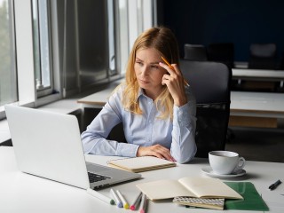 Переработки для женщин предложили запретить