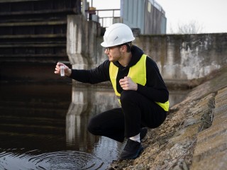 В водоохранных зонах предложили разрешить временный проезд автомобилей