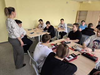 Электростальские студенты обучили восьмиклассников основам электротехники