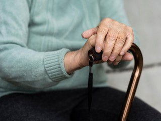 Потерявшуюся в Темпах бабушку с деменцией вернули домой